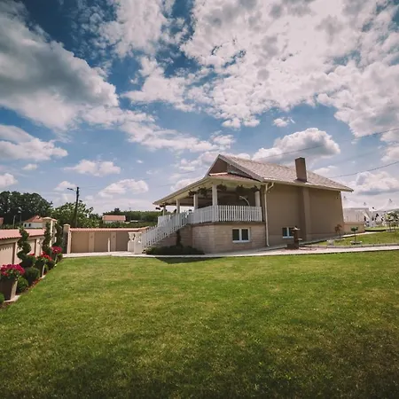 Mona Hill Villa