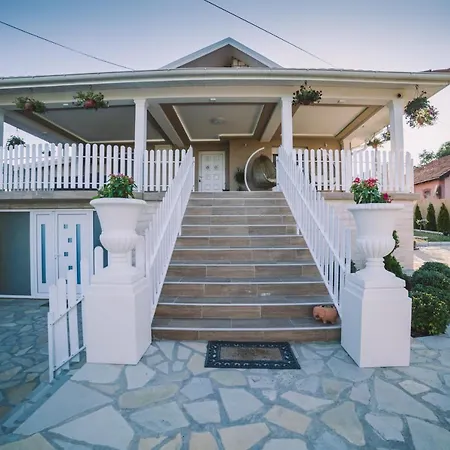 Villa Mona Hill