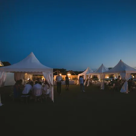 Willa Mona Hill Topola